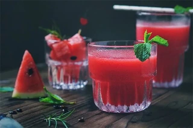 【qq吃瓜群】炸锅！9条私信曝光当红女星私生活？你看到第几条开始破防的？